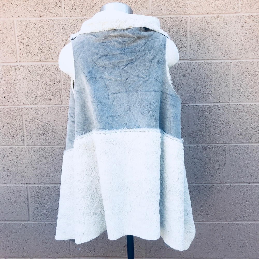 Gray vegan fur cardigan - Picture 3 of 5